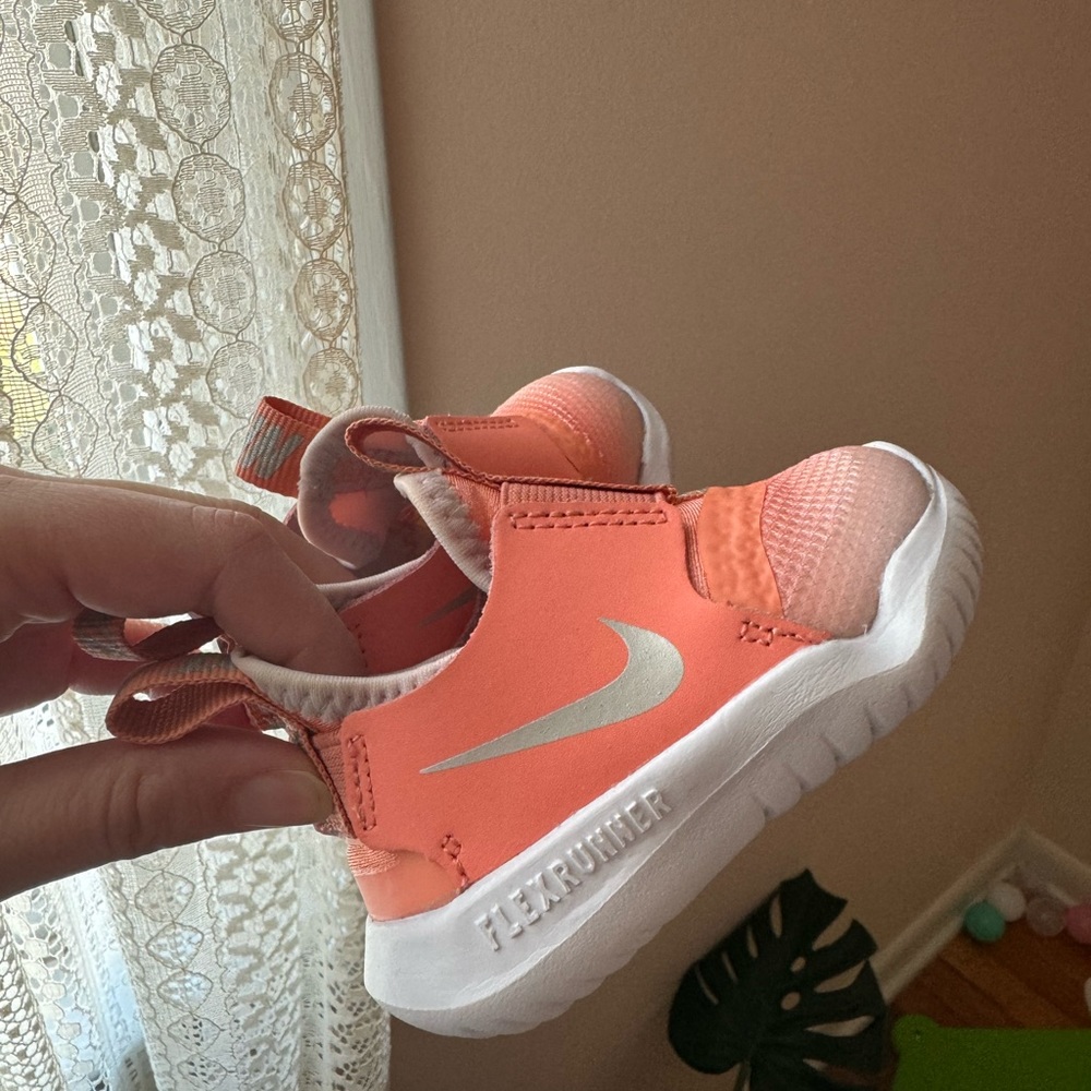 Nike flex runners